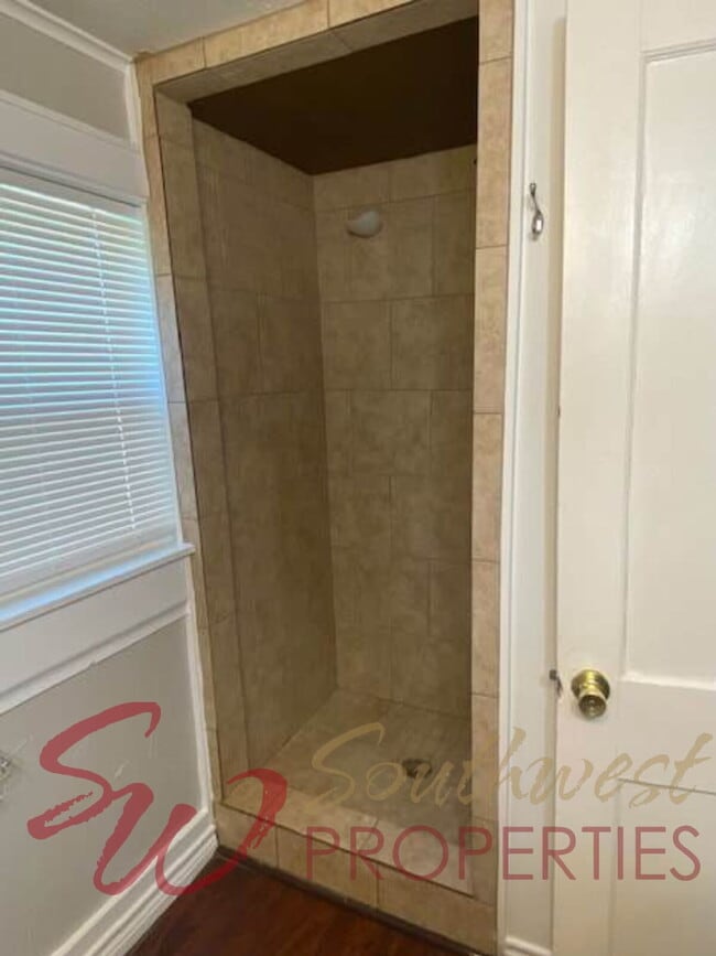 Building Photo - 1 Bedroom Garage Apartment — 1 Block from TSU (You Can’t Get Much Closer!)