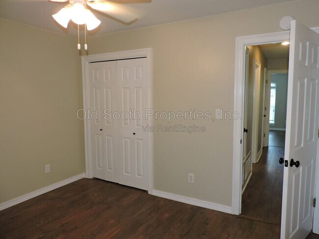 Building Photo - 5016 Challenger Way