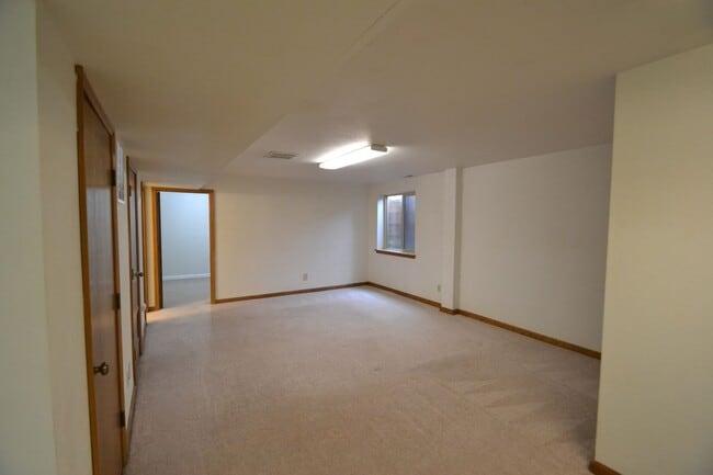 Building Photo - 830 Dancing Horse Dr