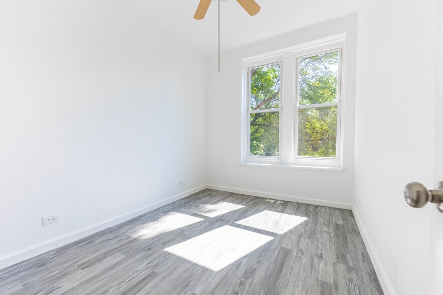 Building Photo - 901 W 19th St