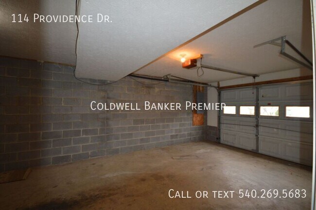 Building Photo - 114 Providence Dr