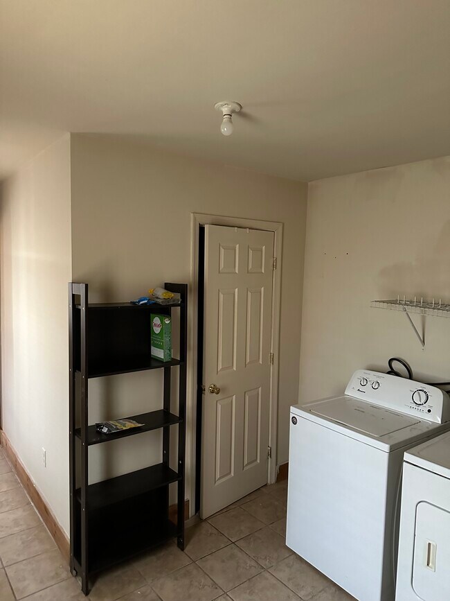 Building Photo - 1742 E Lombard St