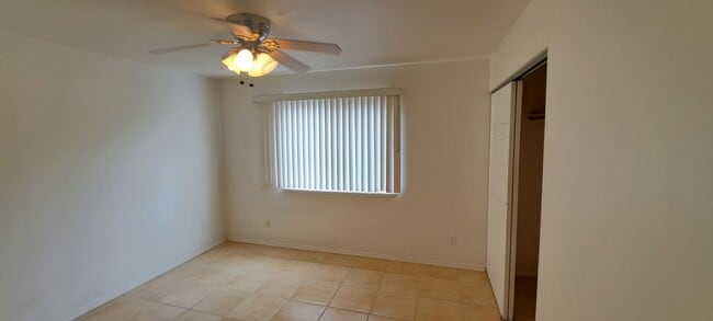 Building Photo - Ponahawai Quadplex