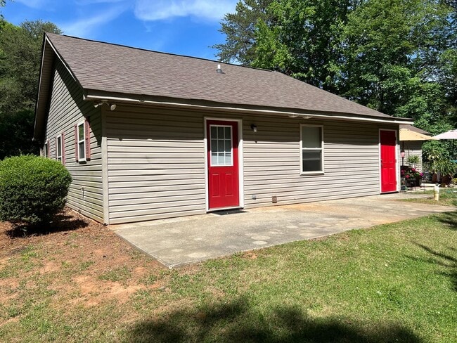Building Photo - 120 Double Eagle Dr