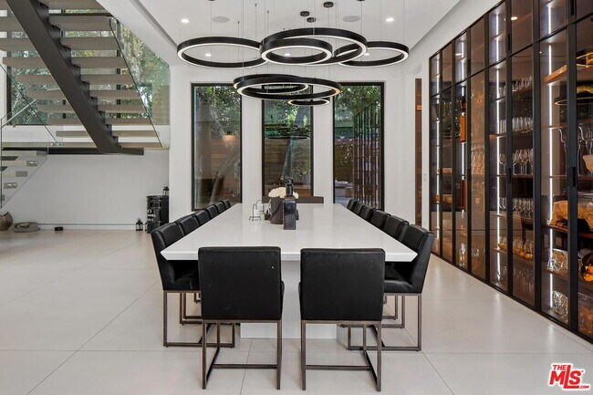 Building Photo - 6029 Melvin Ave