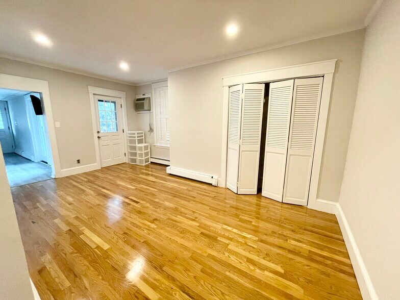 Building Photo - 127 P St