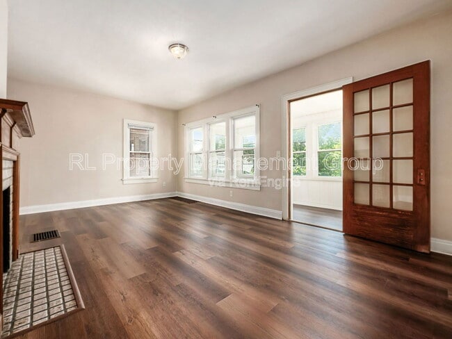 Building Photo - 1168 E Whittier St
