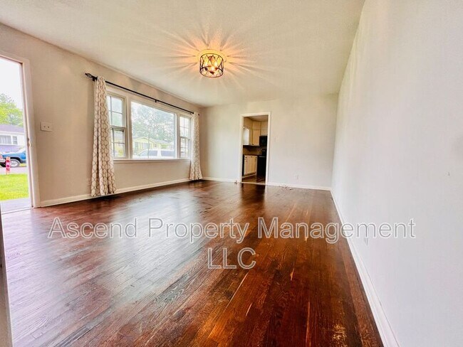 Building Photo - 4610 Leslie Ln