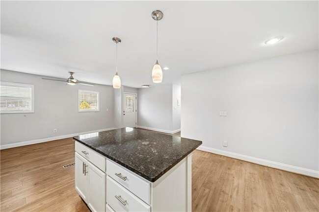 Building Photo - 2653 Tilson Rd