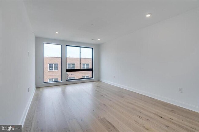 Building Photo - 1318 N Franklin St