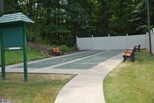 Building Photo - 2 Richmond Rd