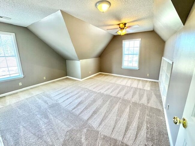 Building Photo - Now Leasing a 4-Bedroom 2.5 Bath Home