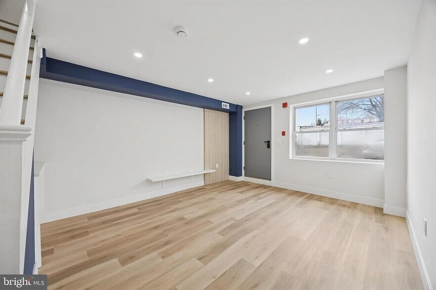 Building Photo - 4522 Baker St