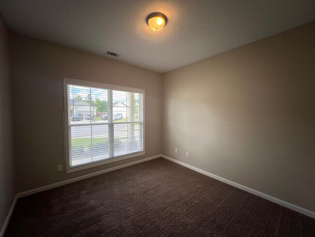 Building Photo - 4017 Pensacola Way