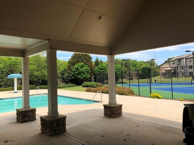 Building Photo - 4810 Haysboro Way