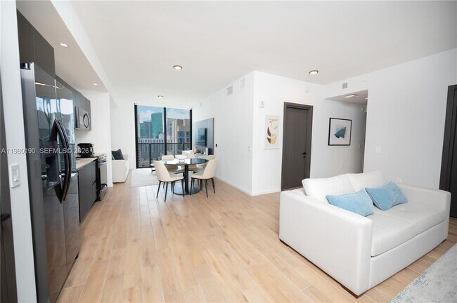 Building Photo - 398 NE 5th St