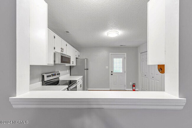 Building Photo - 909 Timberlake Trail