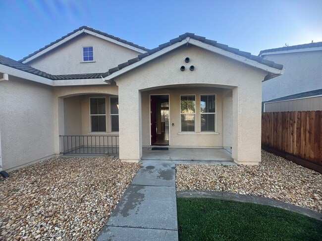 Building Photo - Spacious 4 Bedroom Home in Elk Grove
