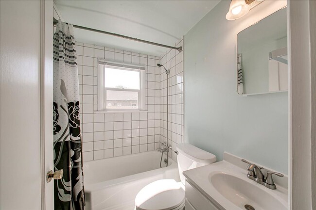 Building Photo - Boise Bench Bliss – Location, Style, and S...