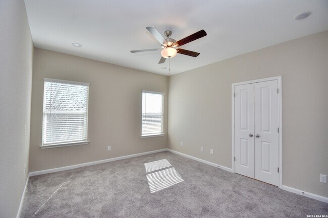 Building Photo - 6202 Oakridge Dr