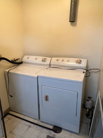 Building Photo - 369 Dehoff Dr