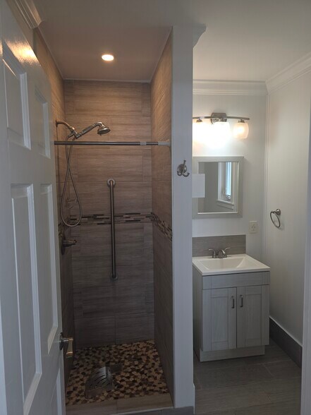 Building Photo - 710 Whitmarsh Ln