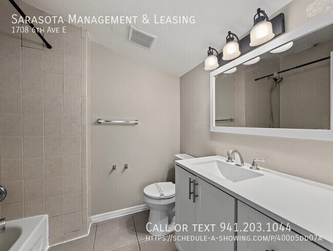 Building Photo - 1708 6th Ave E
