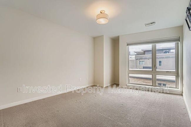 Building Photo - 2625 W 25th Ave