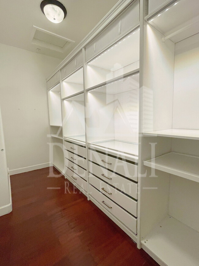Building Photo - 9443 E Ironwood Bend