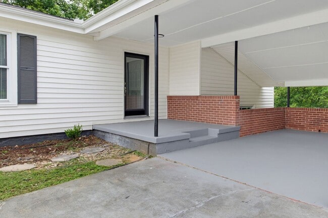 Building Photo - Fantastic Renovation in Smyrna!
