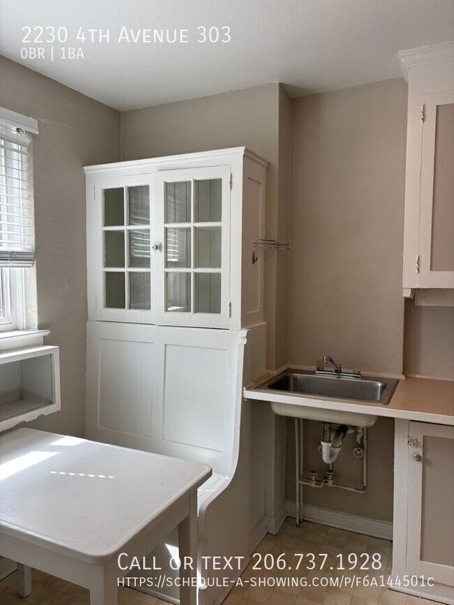 Building Photo - 2230 4th Ave