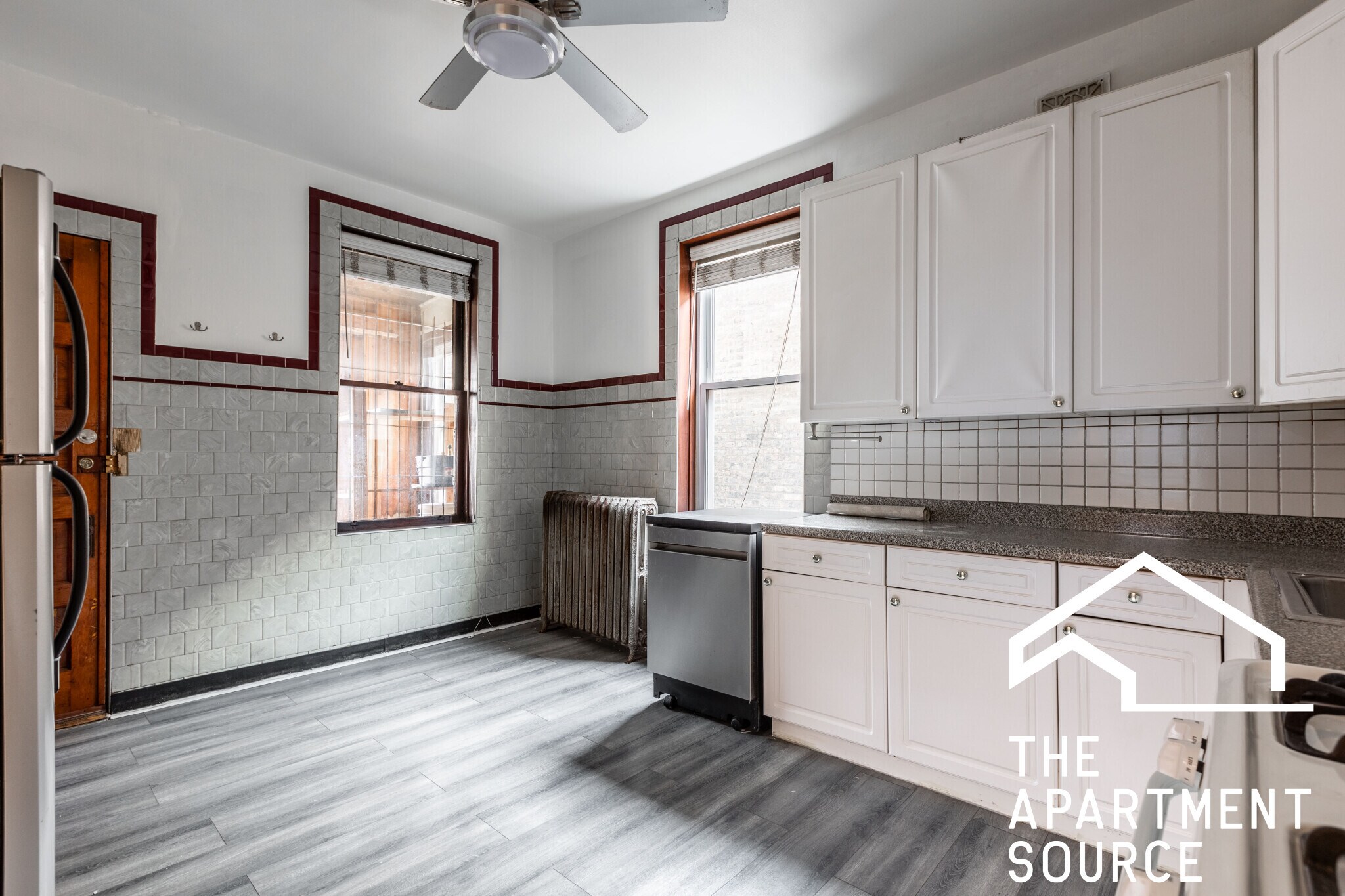 Building Photo - 2042 W Armitage Ave