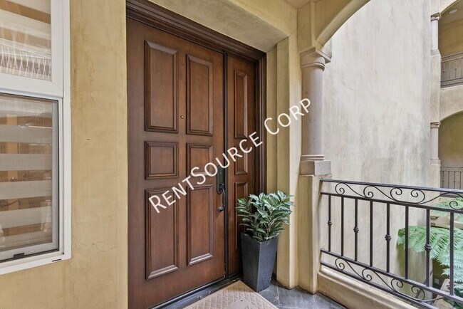 Building Photo - 12044 Hoffman St