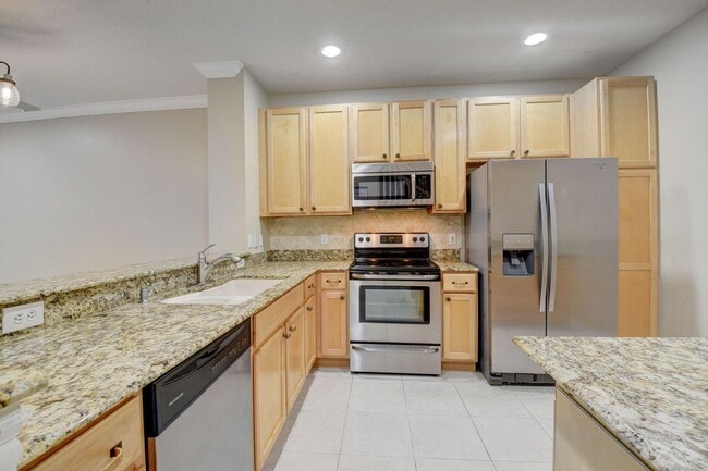 Building Photo - 9113 Tremezzo Ln