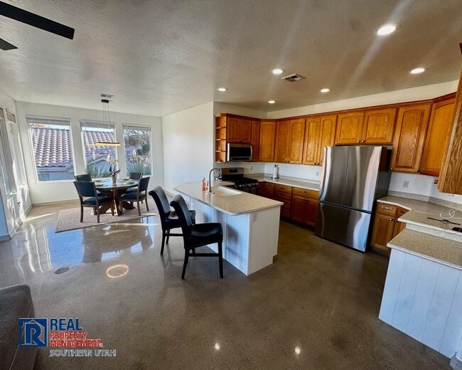 Building Photo - 179 Oasis Dr