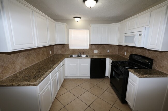 Building Photo - 6223 Autumn Forest Dr