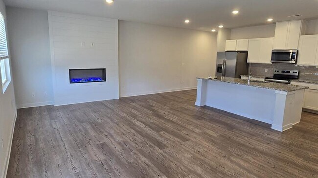 Building Photo - 17 Founders Dr