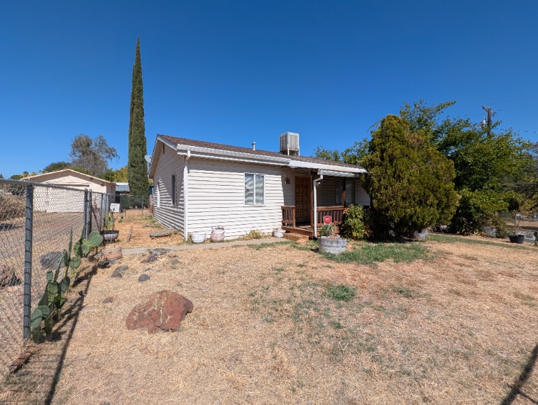Primary Photo - 2431 Las Plumas Ave