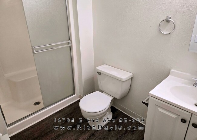 Building Photo - Great location off Sable and 2nd with lots...