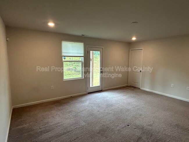 Building Photo - 1041 Shoreside Dr
