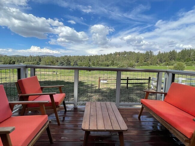 Building Photo - *Furnished 2 Bedroom 2 Bath Home in Big Be...
