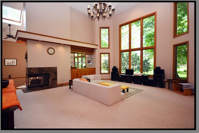 Building Photo - 707 Whitebark Ct