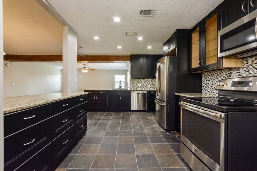 Building Photo - 9744 Heatherwood Ct