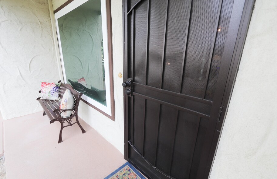 Building Photo - 9639 Spyglass Ave