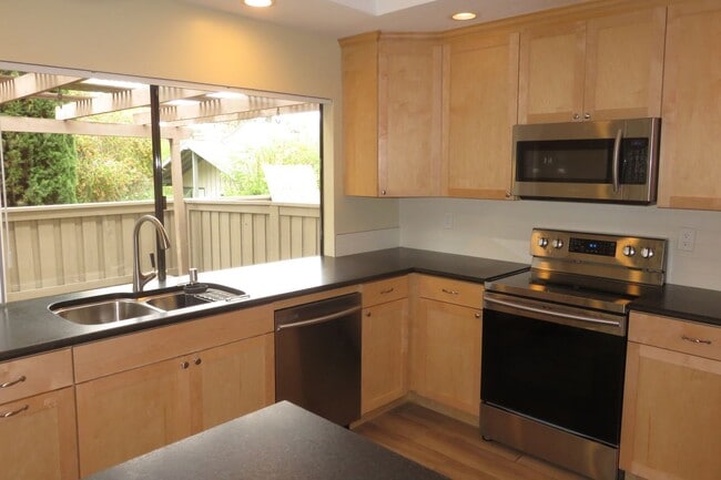 Building Photo - Townhome for Rent — La Jolla Village, South Point Community