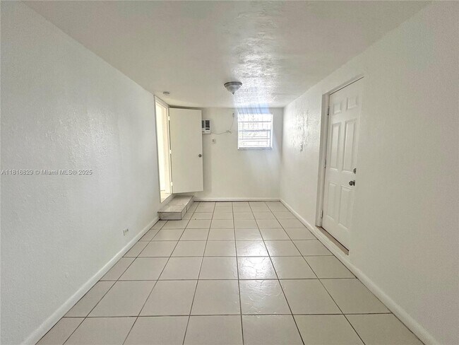 Building Photo - 601 NW 90th St