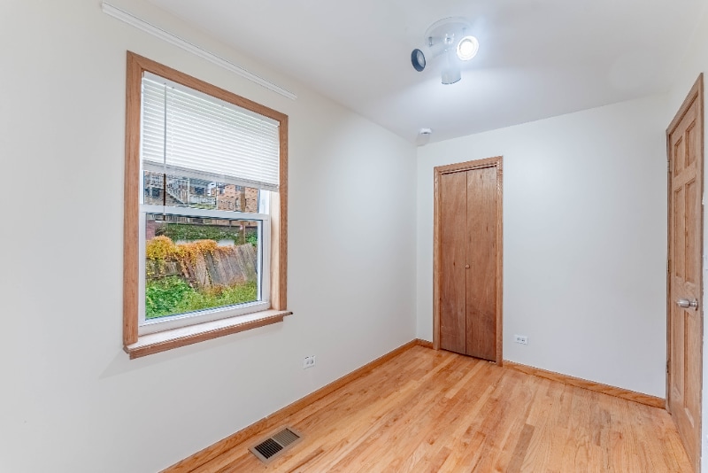 Building Photo - 1926 S Shelby Ct