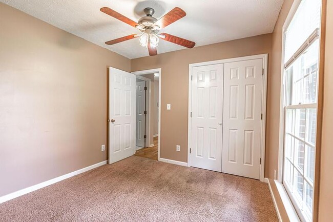 Building Photo - 6513 Jacobs Creek Cir