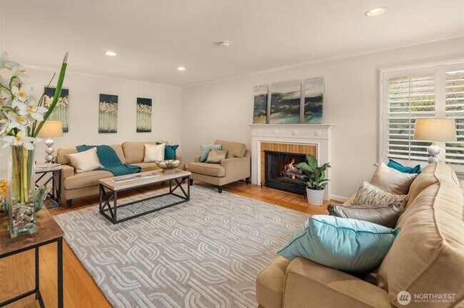 Building Photo - 5035 47th Ave NE