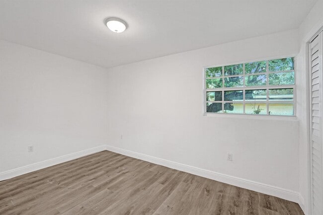 Building Photo - $1,995 435 NW 82ns Terrace Ter #2